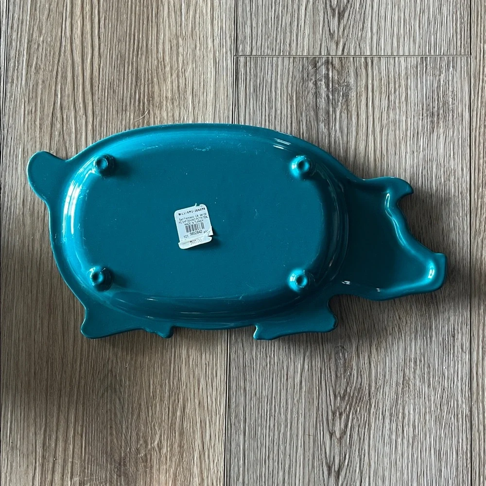 Williams Sonoma Cast Iron Teal Pig-Shaped Platter Kitchenware